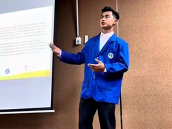 Tanpa Azizah Salsha, Ini 7 Potret Pratama Arhan Jalani Sidang Proposal Skripsi Jadi Sarjana