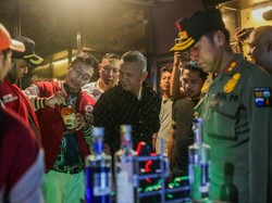 Razia Gabungan, 1.860 Botol Miras Ilegal Disita dari Kafe di Bogor