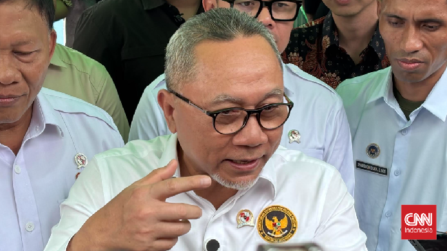 Menko Pangan Zulkifli Hasan merespons banyak siswa keracunan MBG karena belu terbiasa. Ia mencontohkan dulu tak biasa mengonsumsi susu.