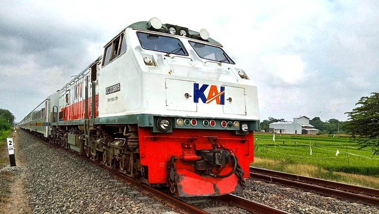 DPR Ajukan Gerbong Merokok, KAI Tegaskan Kereta Tetap Bebas Asap DPR Ajukan Gerbong Merokok, KAI Tegaskan Kereta Tetap Bebas Asap