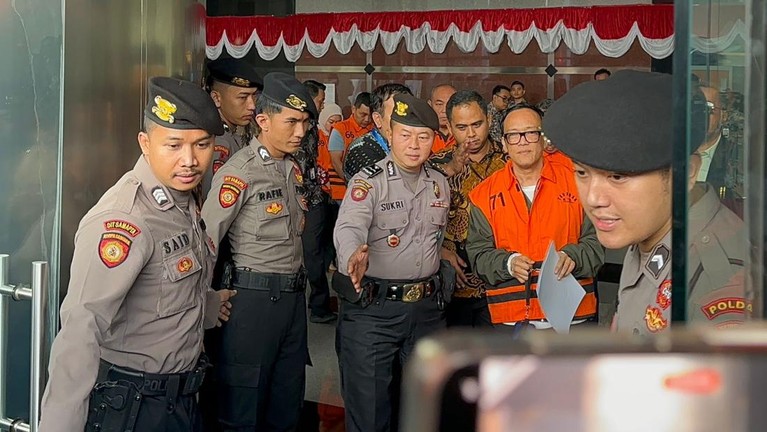 Wamenaker Immanuel Ebenezer atau Noel ditahan KPK di gedung KPK, Kuningan, Jakarta Selatan, Jumat (22/8/2025).