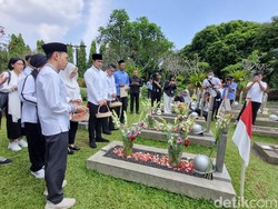 Kaesang Ziarah ke Makam Habibie, Taufiq Kiemas hingga Ani Yudhoyono