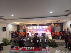 Polisi Bongkar Sindikat 13,3 Kg Sabu di Makassar, 8 Pengedar-Kurir Ditangkap