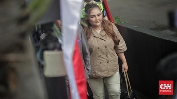 Cuap-cuap Lisa Mariana soal Aliran Dana dari Ridwan Kamil