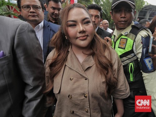 FOTO: Lisa Mariana Datang ke KPK, Diperiksa terkait Kasus Iklan BJB