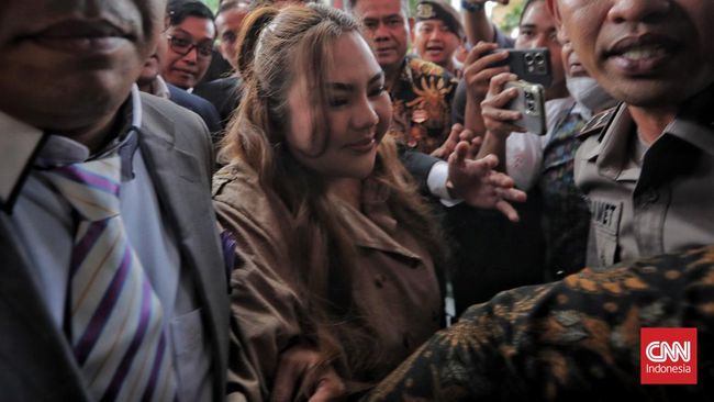 Lisa Mariana mengaku mendapatkan aliran dana dari Ridwan Kamil dan digunakan untuk kebutuhan anak.