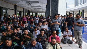 Hati-hati! Bolos Salat Jumat di Malaysia Bisa Dibui Hingga 2 Tahun