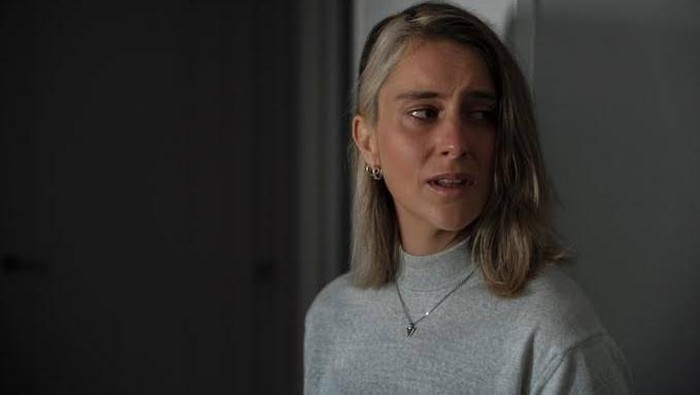 11 Sinyal Seseorang Sedang Menyembunyikan Luka Batin