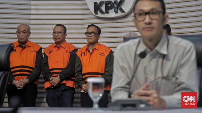 KPK menahan 11 tersangka dalam kasus pemerasan sertifikat K3 di Kemenaker, termasuk Wakil Menteri Immanuel Ebenezer.