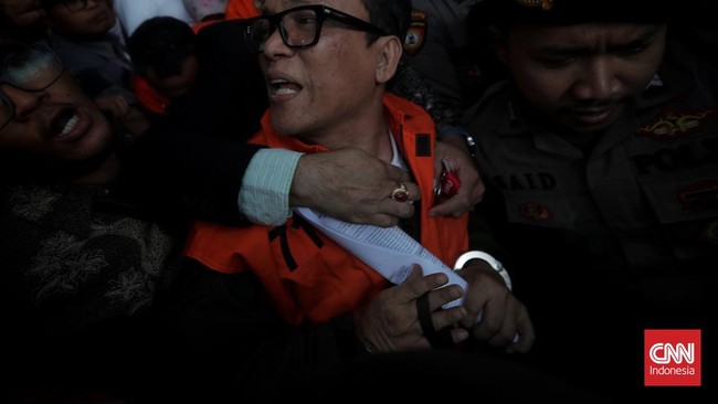 Wakil Menaker Noel membantah terlibat OTT KPK dan pemerasan sertifikasi K3.