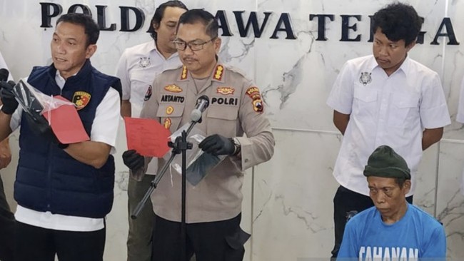 Polisi meringkus pembunuh pasangan suami istri di Pemalang yang mengaku sebagai dukun pengganda uang. Ia merupakan residivis kasus pembunuhan serupa.