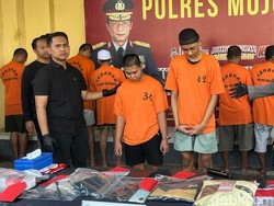 Gerombolan Pemuda Rampok Sejoli di Mojokerto Gondol Motor dan Ponsel