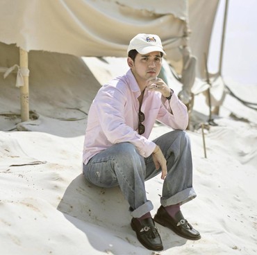 Syahravi Rilis Single 'dusta', Pop R&B dengan Satire tentang Percintaan Modern