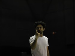 Cara Reza Rahadian Ingat Lagi Dialog Teater Bunga Penutup Abad