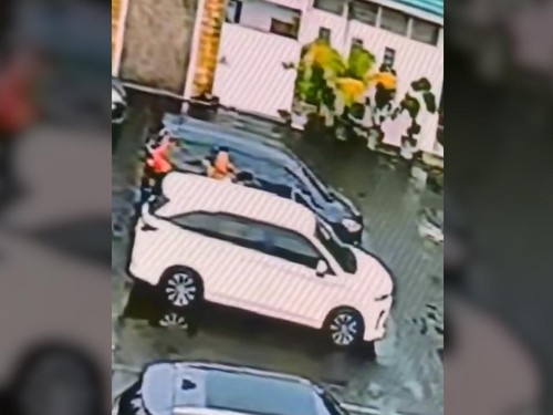 VIDEO: Detik-detik Penculikan Kepala Cabang Bank Jakarta Terekam CCTV