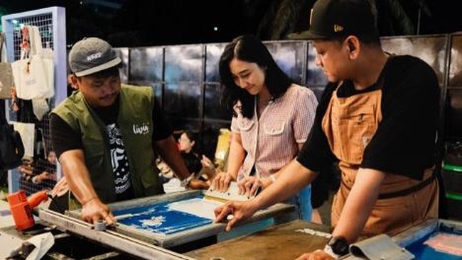 Bank Mandiri hadir di LaLaLa Festival 2025 dengan 'Mandiri Looping for Life', tawarkan merchandise ramah lingkungan dan kemudahan transaksi digital.