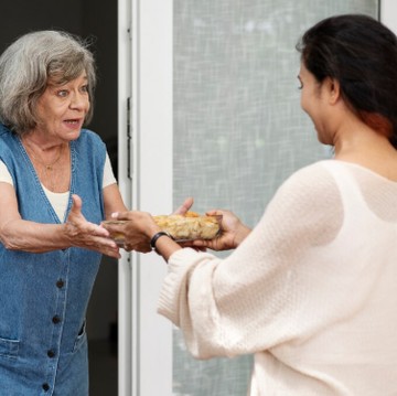 Selalu Peduli Orang Lain, 4 Zodiak Ini Sering Dapet Label 