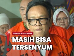 Momen Immanuel Ebenezer Usap Air Mata usai Resmi Tahanan KPK