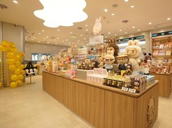 POP MART Buka Gerai Pertama di Bandung, Kolektor Antusias Borong