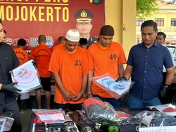 Beli Motor Pakai Uang Mainan di Mojokerto, Habib Gondol Honda GL Max