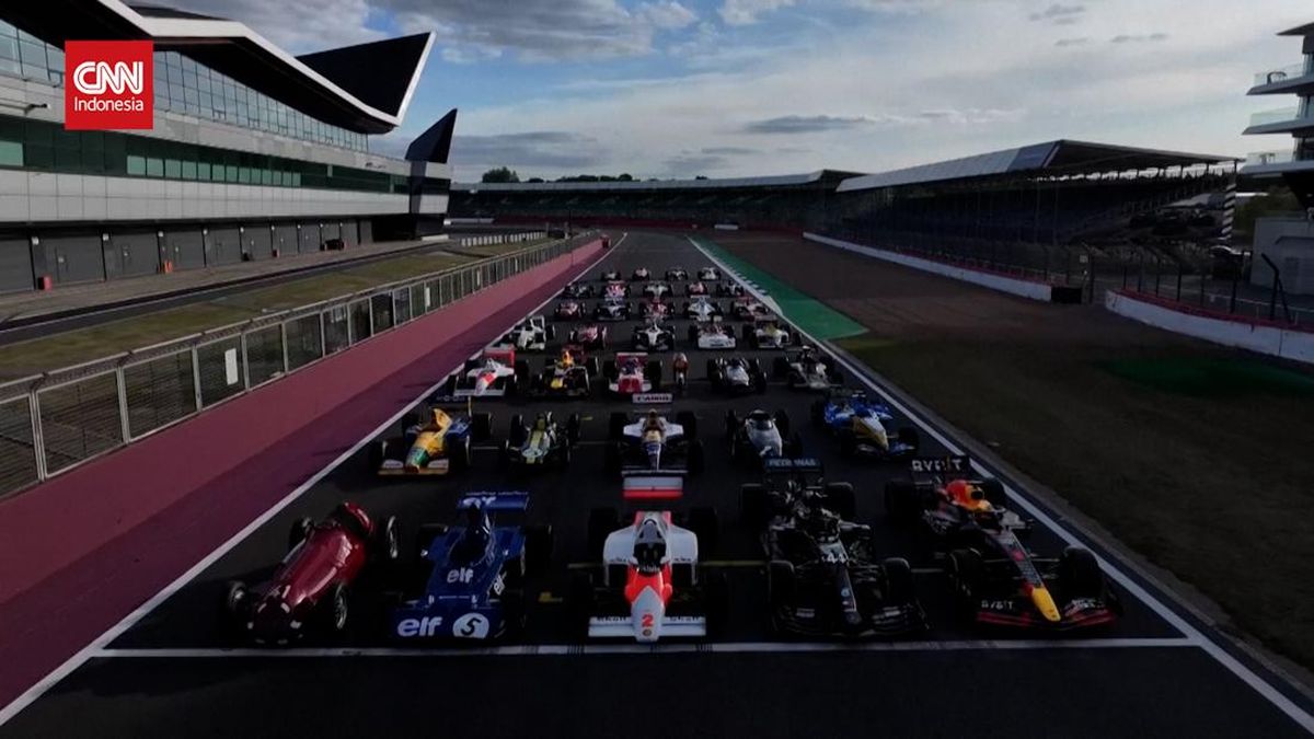 VIDEO: Kemilau 34 Mobil Juara Dunia F1 di Sirkuit Silverstone