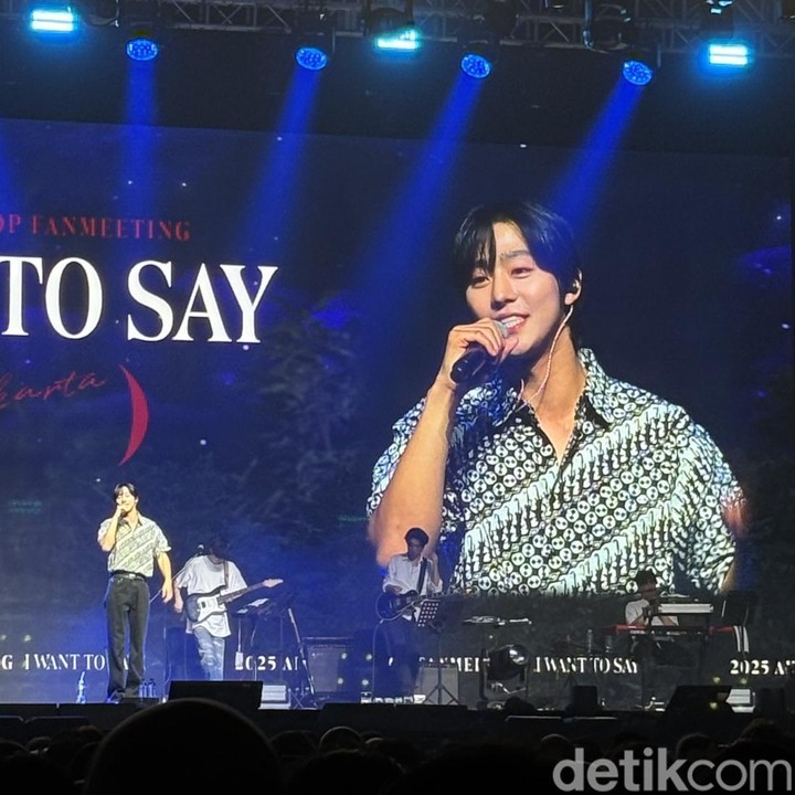<p>Dilansir dari laman<em> detikcom,</em> ada banyak kejutan yang ditampilkan Hyo Seop seperti meniru gaya beberapa gambar lucu mulai dari karakter pose gemas Harimau dalam film <em>K-Pop Demon Hunters,</em> hingga menyanyikan lagu <em>Love Maybe</em> yang menjadi <em>soundtrack</em> drama <em>Business Proposal.&nbsp;</em>(Foto: Atmi Ahsani Yusron/ detikcom)</p>