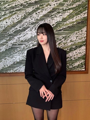 Selalu Tampil Elegan, Intip 6 6 Gaya OOTD Aktris Cantik Kang Mi Na!