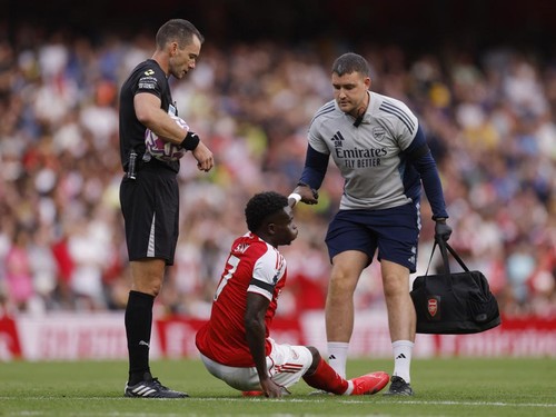 FOTO: Arsenal Pesta Gol atas Leeds, Odegaard dan Saka Jadi Korban