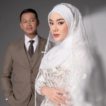 Ini Sosok Lxa Calon Suami Clara Shinta