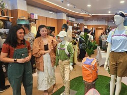 Menghubungkan Ibu, Anak, dan Alam Lewat Eiger Women & Junior