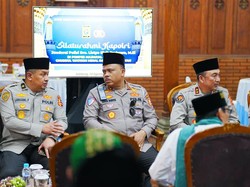 Kakorlantas Dampingi Kapolri Kunjungi Ponpes di Jombang, Perkuat Sinergi dengan Ulama