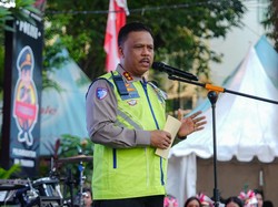 Kakorlantas Beri Santunan Alat Bantu ke Penyandang Disabilitas Korban Kecelakaan