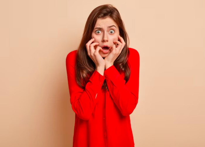 Mengenal kandungan berisiko dalam dry shampoo/Foto: freepik.com/wayhomestudio