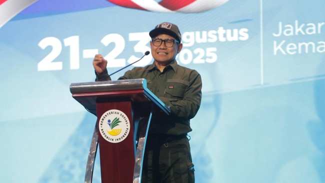 Secara khusus, Cak Imin menekankan pentingnya peran para guru dan kepala sekolah sebagai inspirasi dalam menangani murid-murid dari keluarga miskin.