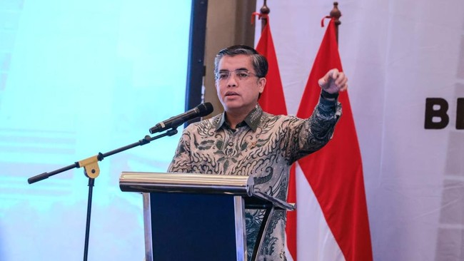 Menaker Yassierli menekankan pentingnya penguatan penyelesaian perselisihan hubungan industrial untuk meningkatkan daya saing dan produktivitas nasional.