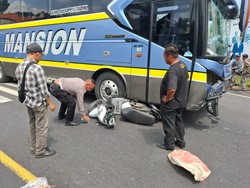 Tabrakan Maut Bus Vs Motor di Selemadeg Tabanan, 1 Tewas 1 Kritis