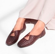BeauPicks: 6 Rekomendasi Flatshoes Lokal Stylish dan Tahan Banting untuk Sehari-Hari