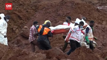 VIDEO: Proses Evakuasi Korban Longsor Dahsyat Afrika Barat