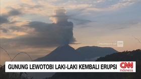 VIDEO: Gunung Lewotobi Laki-Laki Kembali Erupsi