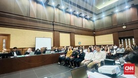 Jaksa Penuntut Umum pada Komisi Pemberantasan Korupsi (JPU KPK) memanggil 21 orang saksi dalam sidang lanjutan kasus dugaan korupsi pengelolaan dana investasi di PT Taspen yang merugikan negara sejumlah Rp1 triliun, Senin (25/8).