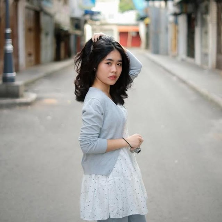 <p>Dari masa ke masa, karier Alifah pun kian bersinar. Ia bahkan sempat membintangi beberapa sinetron, salah satunya <em>Monyet Cantik 2</em> yang ikut melambungkan namanya. Kini, Alifah pun tak jarang membagikan potret dirinya di Instagram. (Foto: Instagram @alifalubis)</p>