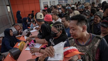 Ratusan Warga Pati Demo KPK, Desak Kepastian Status Hukum Bupati Pati