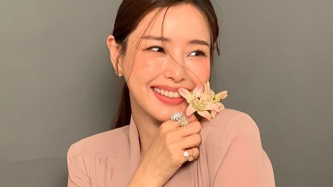 Selamat! Aktris Korea Honey Lee Melahirkan Anak Kedua