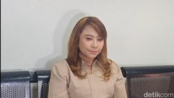 Tangis Chikita Meidy Usai Digugat Balik Suami untuk Kembalikan Mahar dan DP Rumah