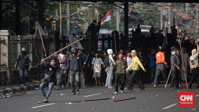 Kepolisian secara total telah mengamankan 276 pelajar yang hendak mengikuti aksi demo di depan Gedung DPR, Jakarta, Kamis (28/8) hari ini.