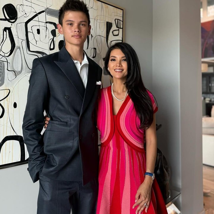 <p>Perasaan bahagia sekaligus haru tengah dirasakan Farah Quinn. Hal ini karena putra sulungnya, Armand, akan meninggalkan rumah untuk melanjutkan pendidikan di Boston University, Amerika Serikat. (Foto: Instagram@farahquinnofficial)</p>