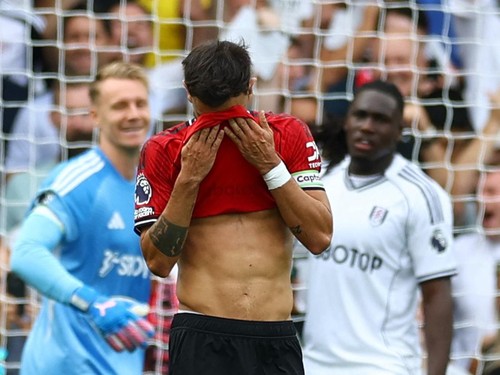 Hasil Liga Inggris: Fernandes Gagal Penalti, MU Diimbangi Fulham