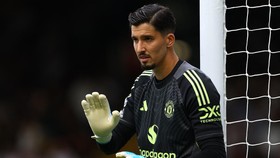 Statistik Suram MU Lawan Fulham, Hanya Satu Peluang dari Kiper
