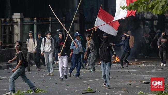 Pramono Minta Sekolah Awasi Pelajar Agar Tak Ikut Demo Gubernur DKI Jakarta Pramono Anung meminta sekolah untuk mengawasi agar tidak ada pelajar yang ikut demonstrasi pada hari ini.