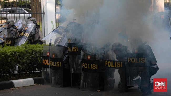 Polisi Klaim Gagalkan Ratusan Pelajar Masuk Jakarta Mau Ikut Demo DPR Polisi mengklaim menyekat ratusan pelajar yang berencana demo di Gedung DPR hari ini, Kamis (28/8).